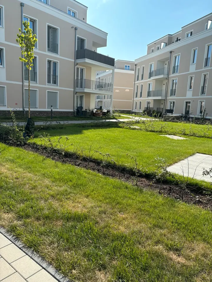 4 Zimmer Wohnung mit 1000 m² in Oranienburg – Bild 3