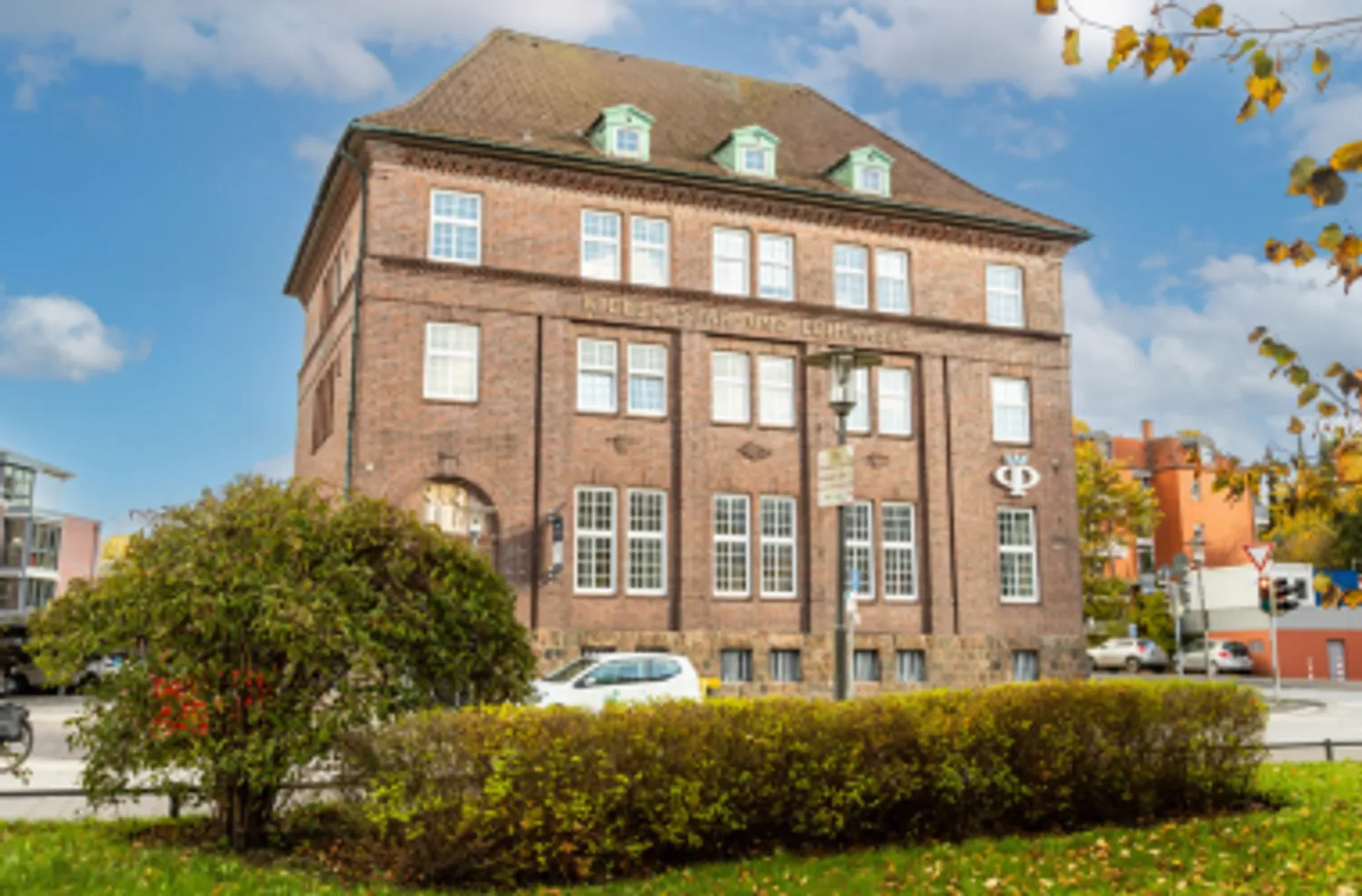 7 Zimmer Wohnung mit 220 m² in Kiel – Bild 2