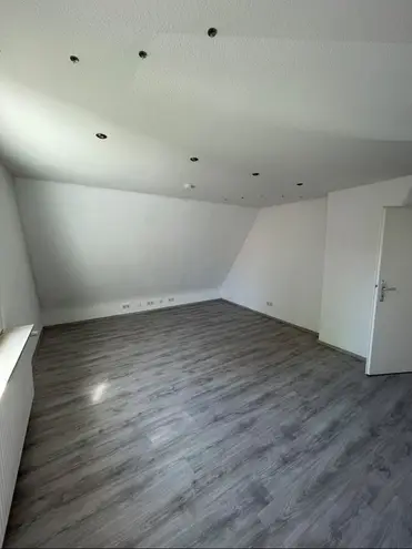 4 Zimmer Haus mit 100 m² in Wiesbaden – Bild 12