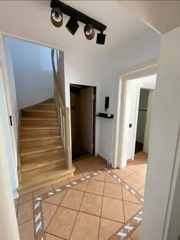 4 Zimmer Haus mit 100 m² in Wiesbaden – Bild 7