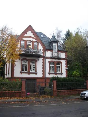 7 Zimmer Haus mit 200 m² in Wiesbaden – Bild 3