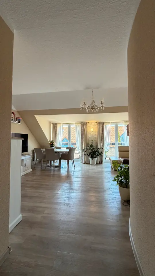 4 Zimmer Wohnung mit 97 m² in Oldenburg – Bild 1