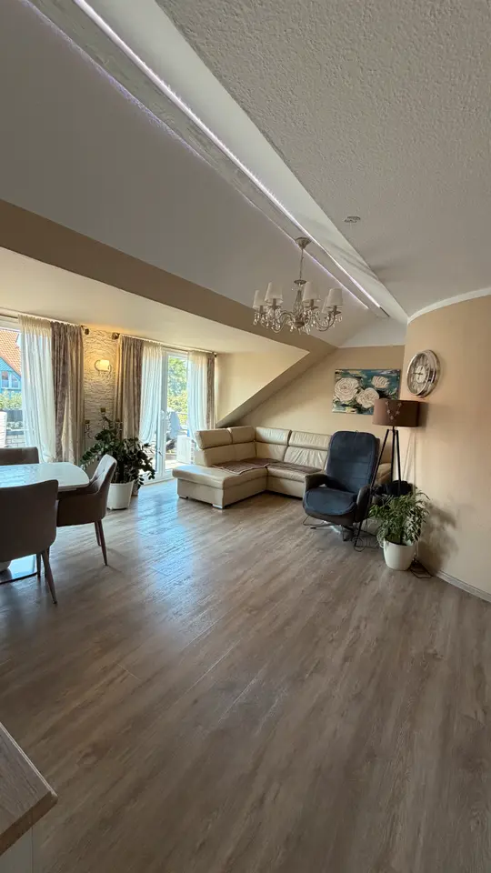 4 Zimmer Wohnung mit 97 m² in Oldenburg – Bild 2