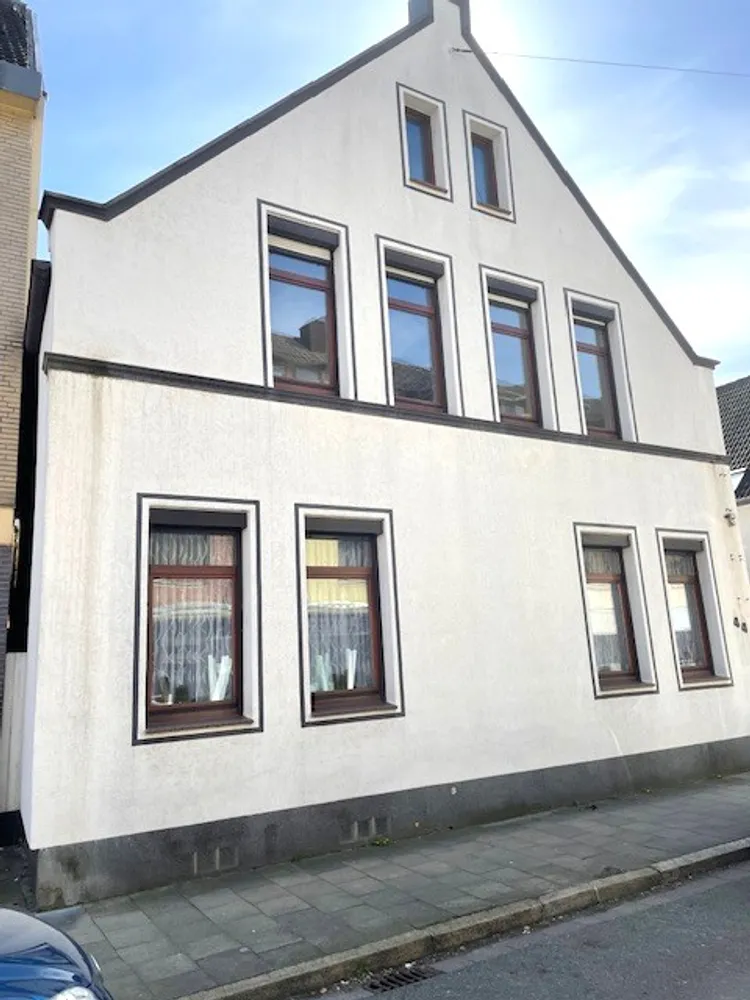 6 Zimmer Wohnung mit 105 m² in Bremerhaven – Bild 1