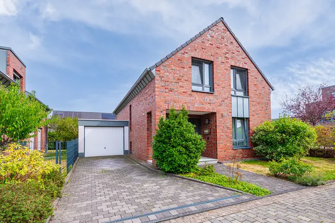 6 Zimmer Haus mit 157 m² in Leverkusen – Bild 1