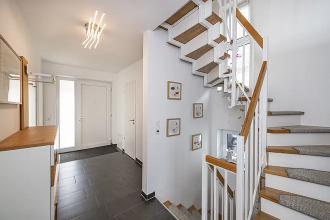 6 Zimmer Haus mit 157 m² in Leverkusen – Bild 2