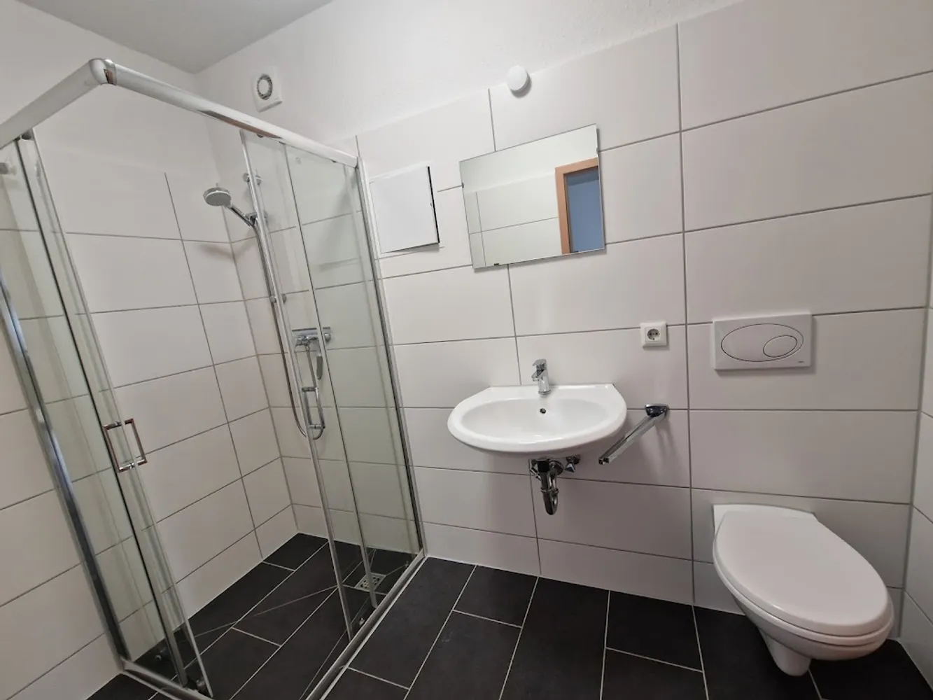 2 Zimmer Wohnung mit 42 m² in Neubrandenburg – Bild 3