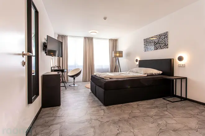 6 Zimmer Wohnung mit 19 m² in Frankfurt am Main – Bild 4