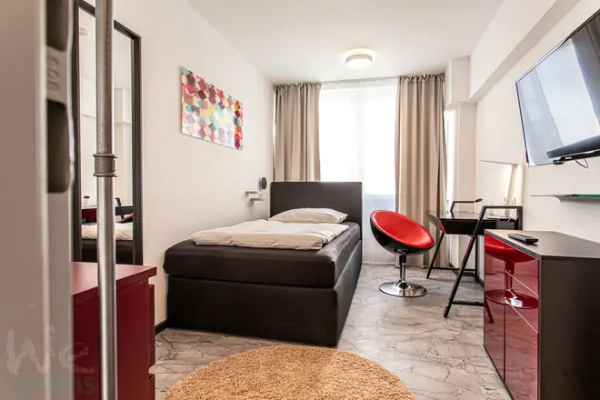 6 Zimmer Wohnung mit 19 m² in Frankfurt am Main – Bild 7