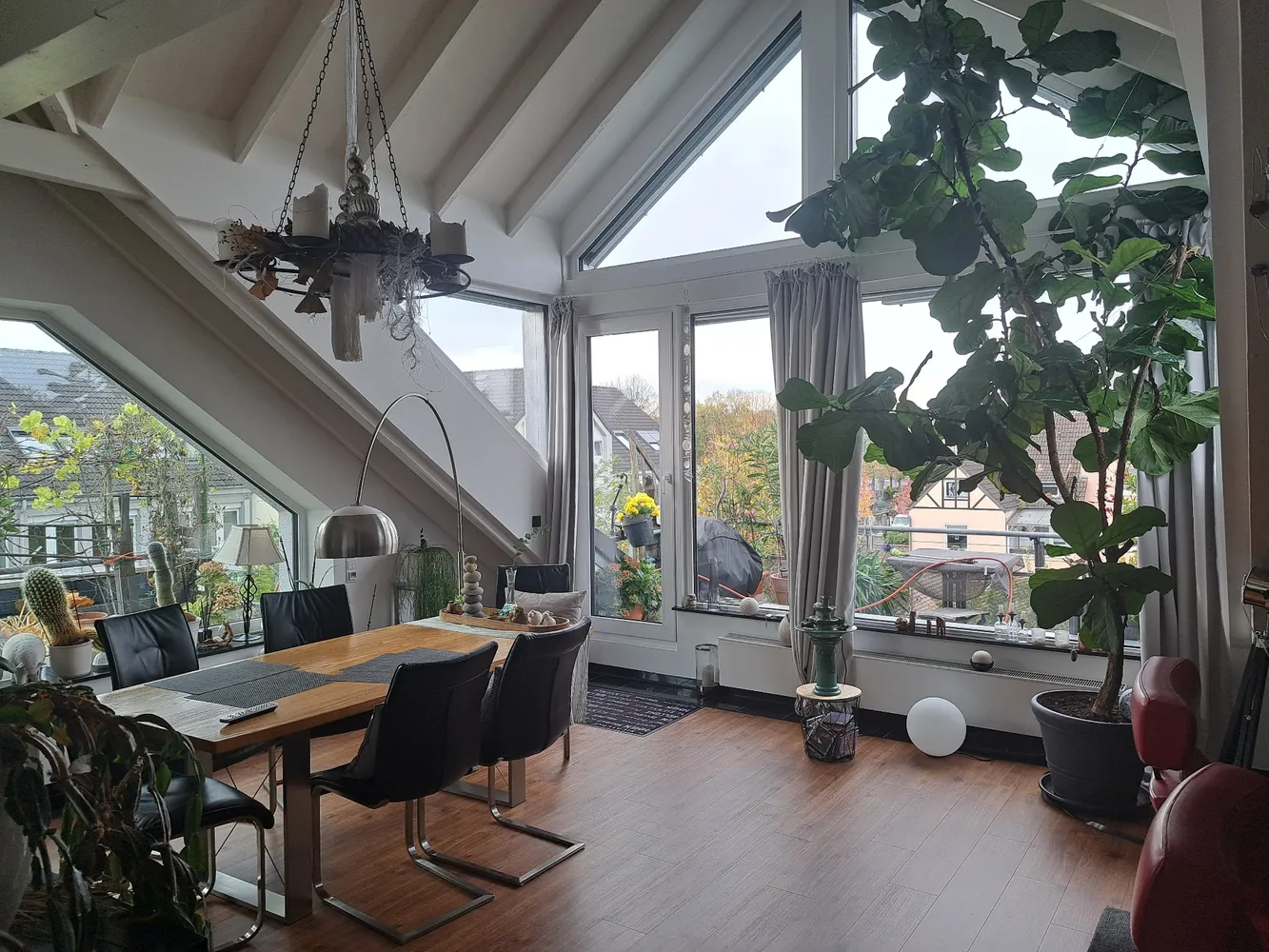 3 Zimmer Wohnung mit 120 m² in Bonn – Bild 1