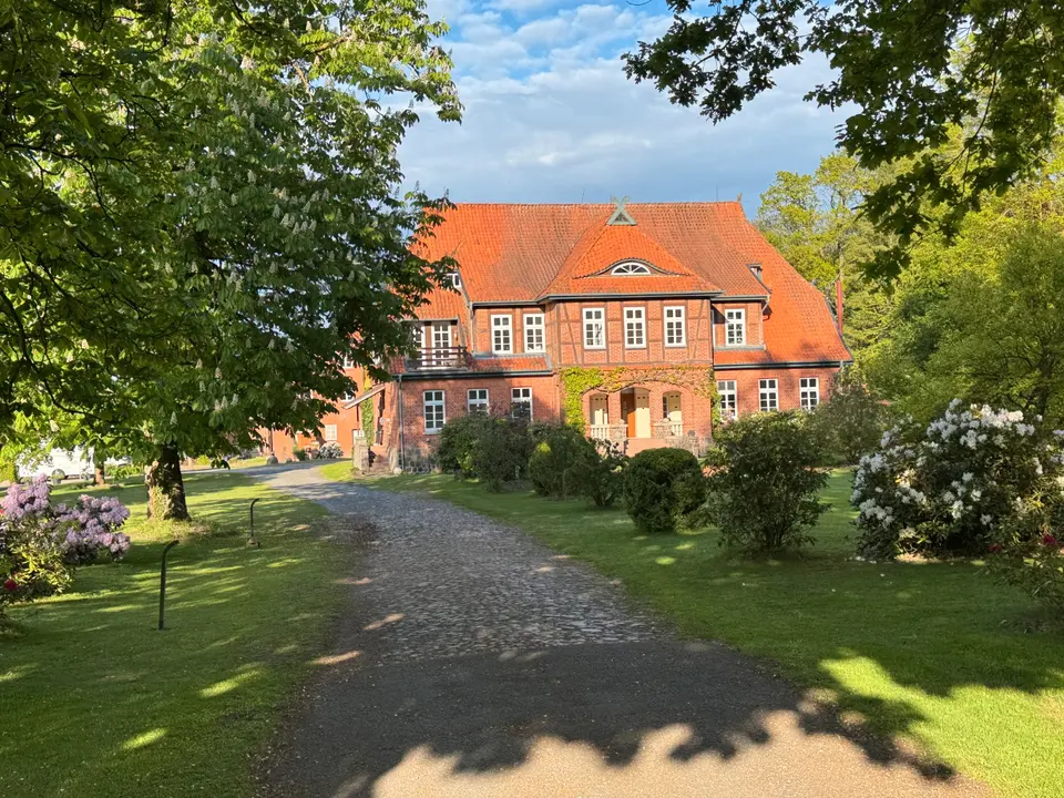 6 Zimmer Wohnung mit 215 m² in Uelzen – Bild 1