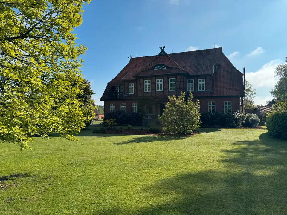 6 Zimmer Wohnung mit 215 m² in Uelzen – Bild 2