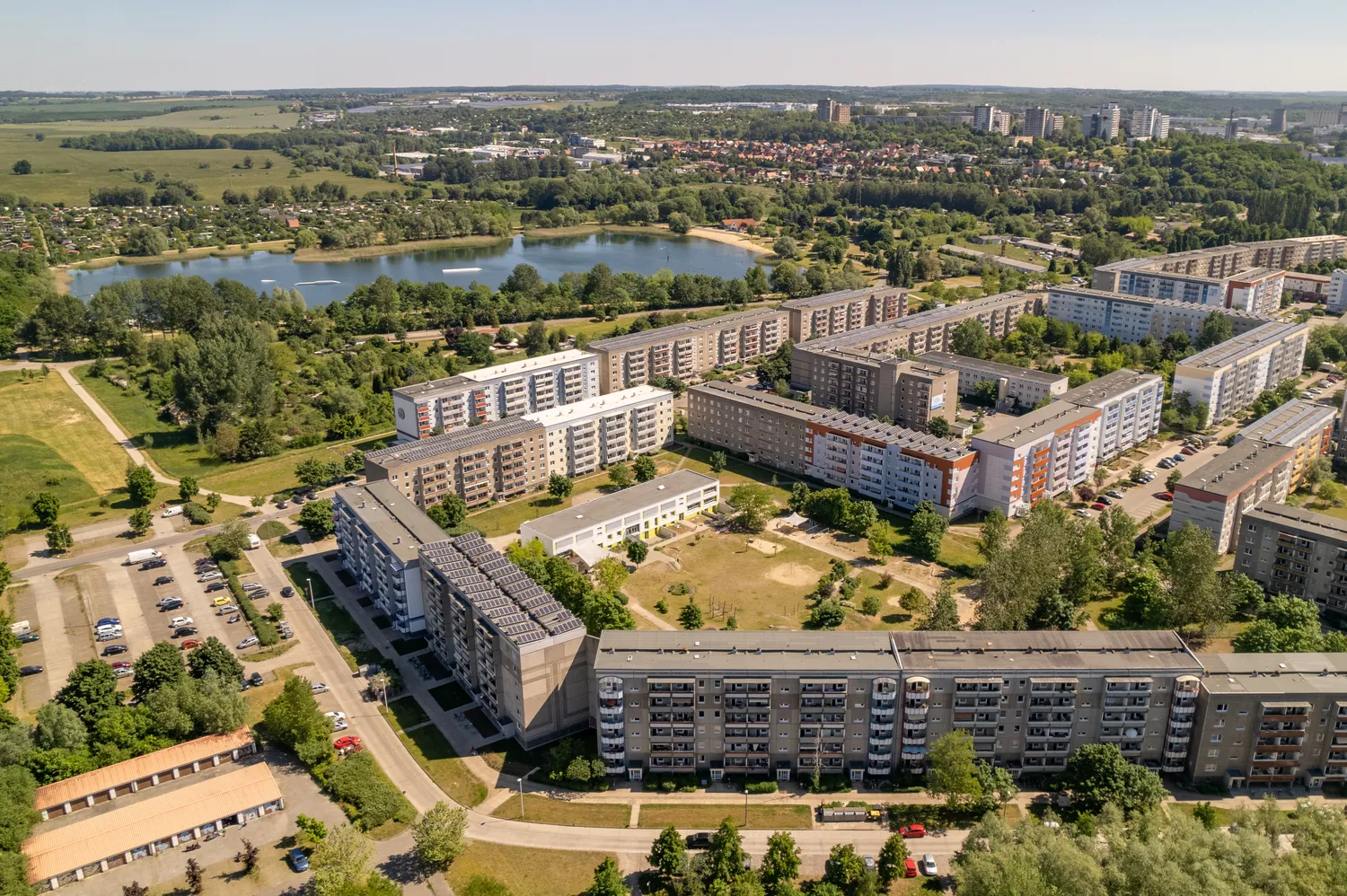 4 Zimmer Wohnung mit 75 m² in Neubrandenburg – Bild 1