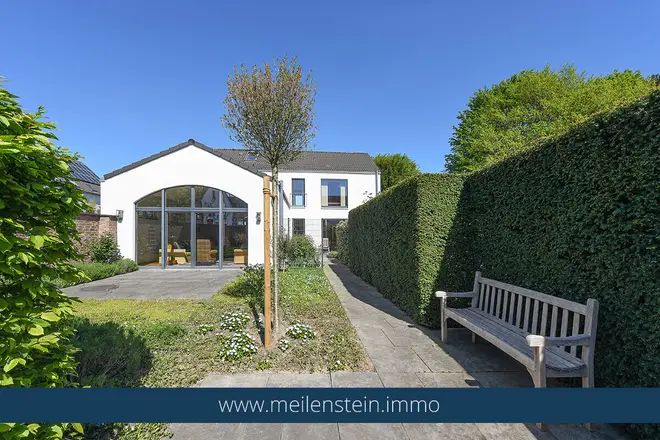 4 Zimmer Haus mit 180 m² in Düsseldorf – Bild 1