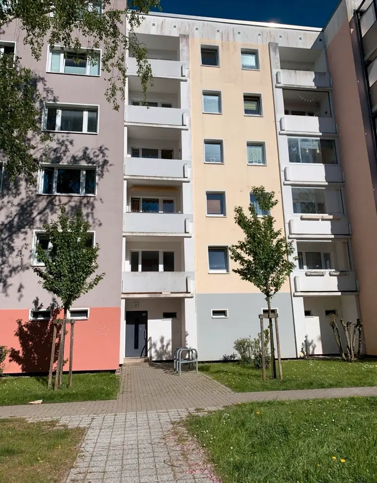 4 Zimmer Wohnung mit 66 m² in Rostock – Bild 2