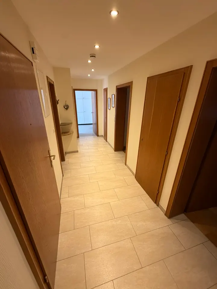 3 Zimmer Wohnung mit 90 m² in Würzburg – Bild 2