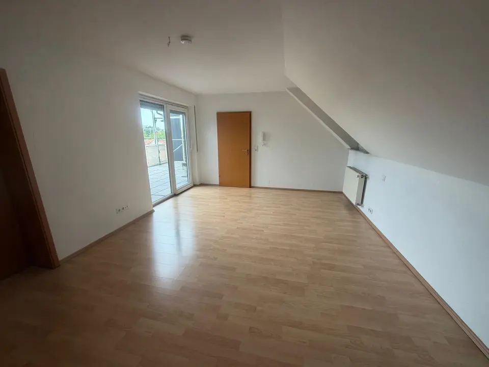 3 Zimmer Wohnung mit 102 m² in Ludwigshafen – Bild 2