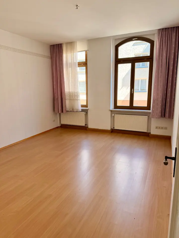 3 Zimmer Wohnung mit 98 m² in Plauen – Bild 1