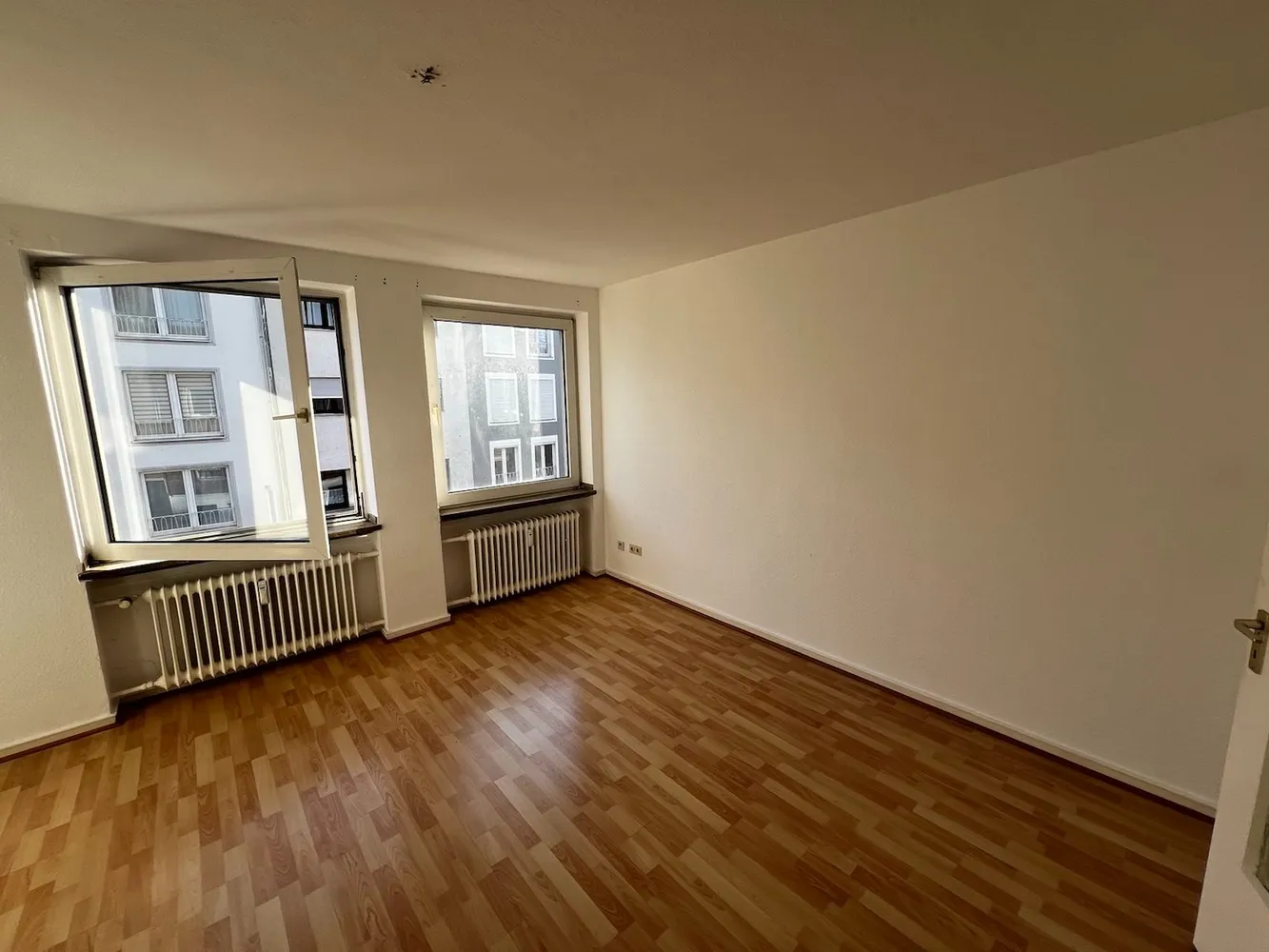 2 Zimmer Wohnung mit 42 m² in Düren – Bild 1