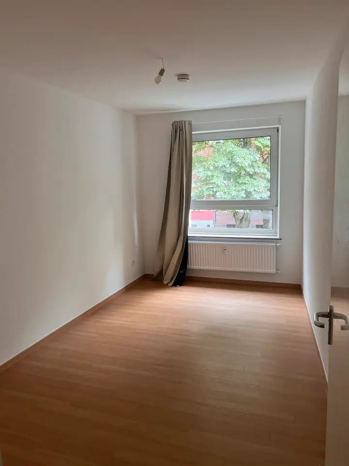 WG-Zimmer mit 80 m² in Düsseldorf – Bild 1
