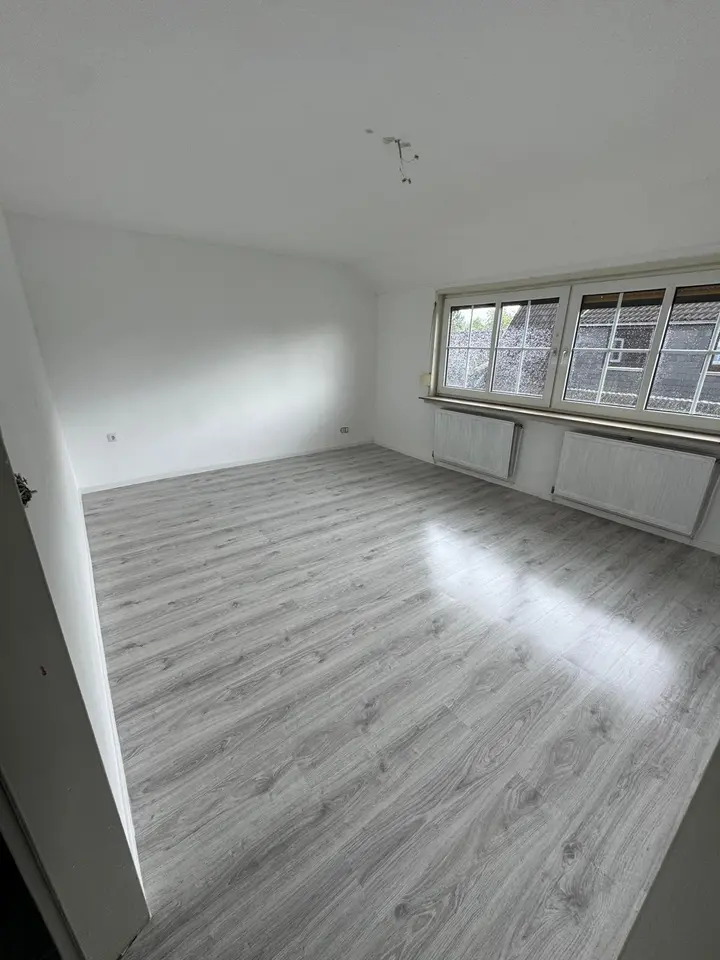 4 Zimmer Wohnung mit 90 m² in Delmenhorst – Bild 2