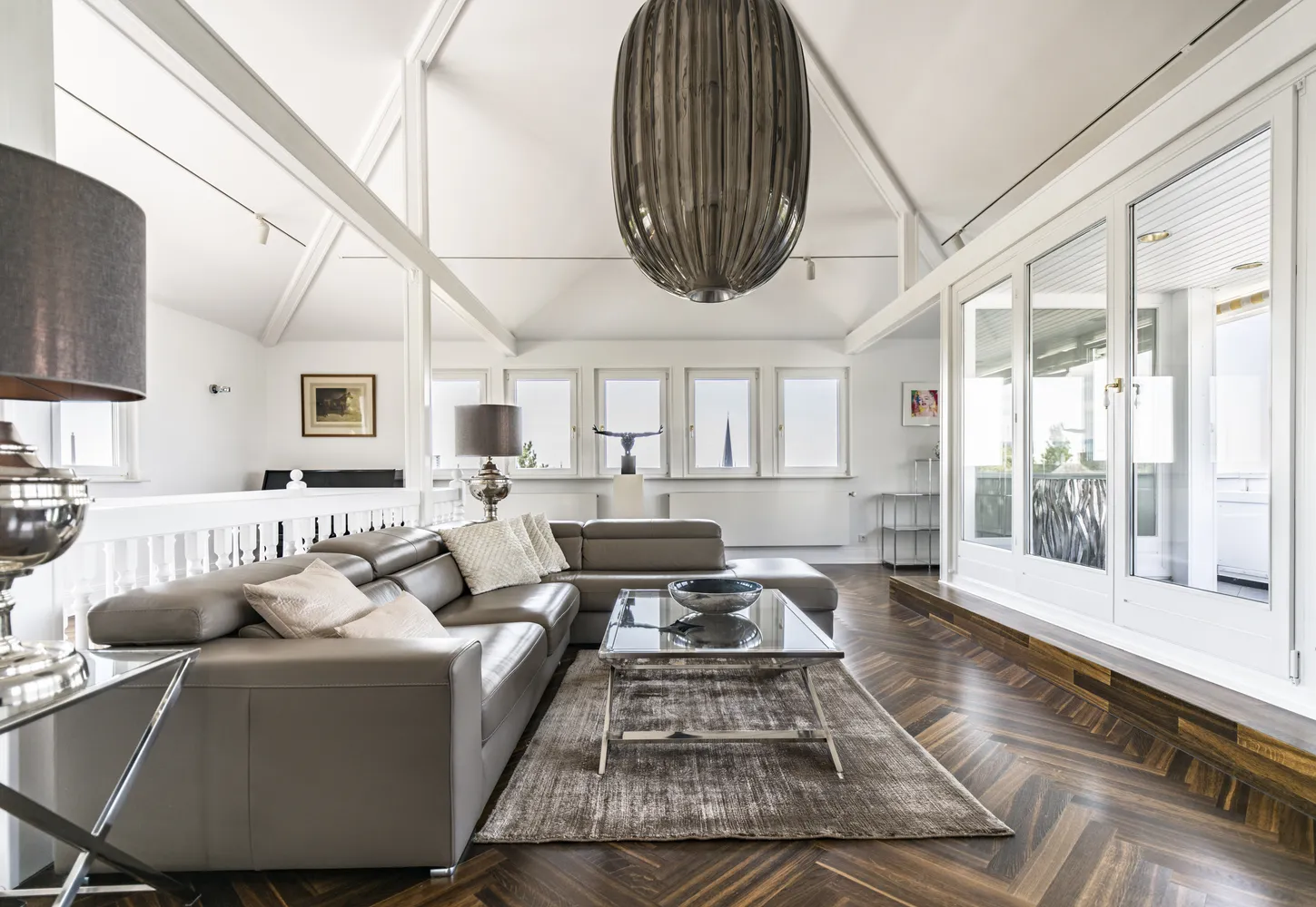 4 Zimmer Wohnung mit 141 m² in Wiesbaden – Bild 1