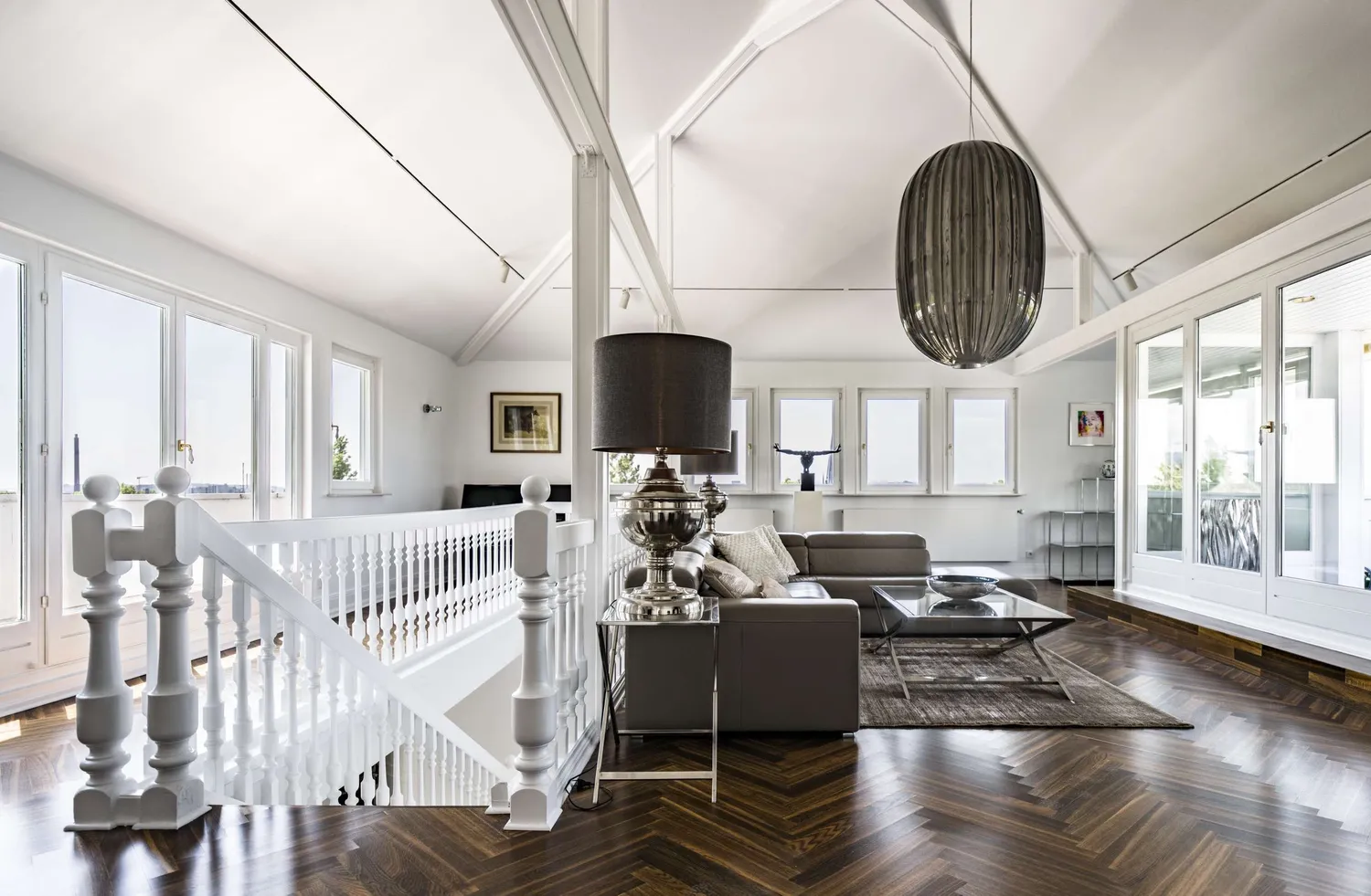 4 Zimmer Wohnung mit 141 m² in Wiesbaden – Bild 2