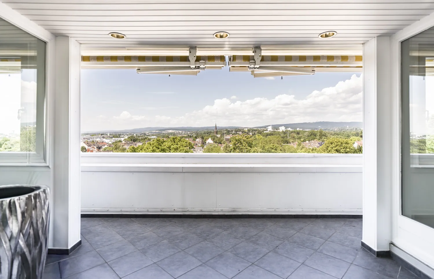 4 Zimmer Wohnung mit 141 m² in Wiesbaden – Bild 5