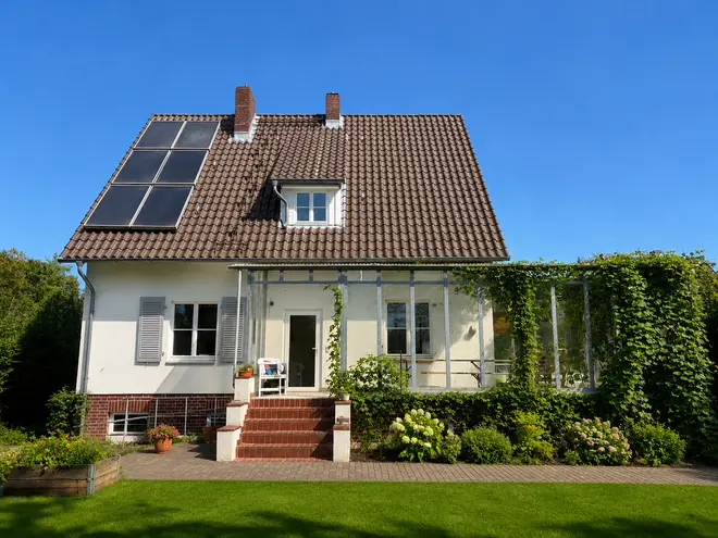 6 Zimmer Wohnung mit 150 m² in Hannover – Bild 2