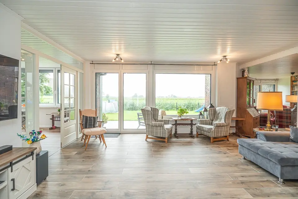 5 Zimmer Haus mit 265 m² in Emden – Bild 1