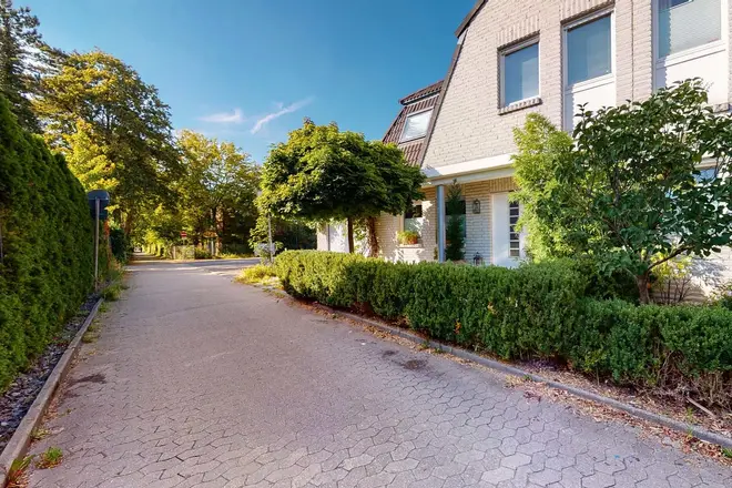 6 Zimmer Haus mit 189 m² in Düsseldorf – Bild 2