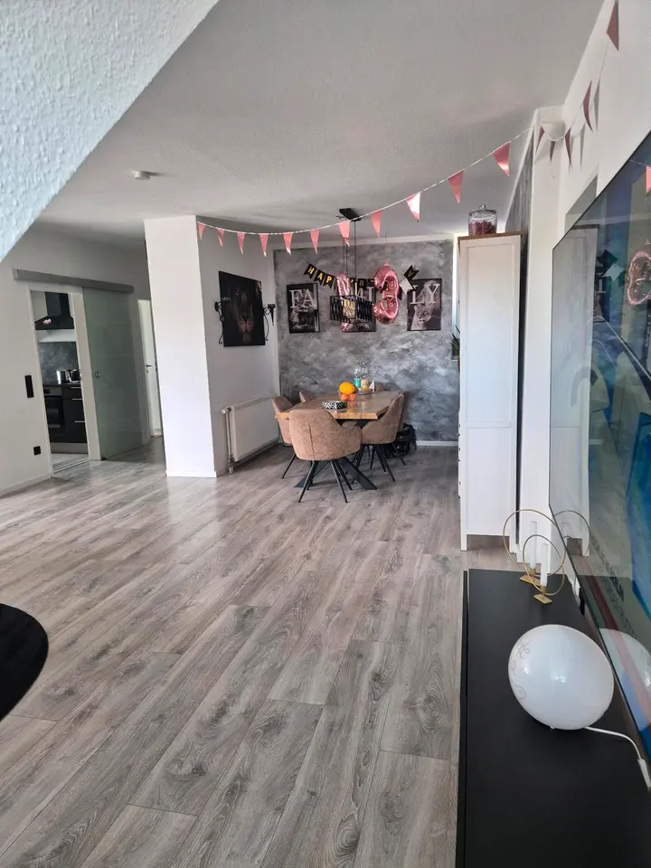 4 Zimmer Wohnung mit 102 m² in Detmold – Bild 3