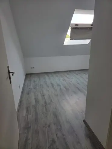 2 Zimmer Wohnung mit 75 m² in Neuss – Bild 2
