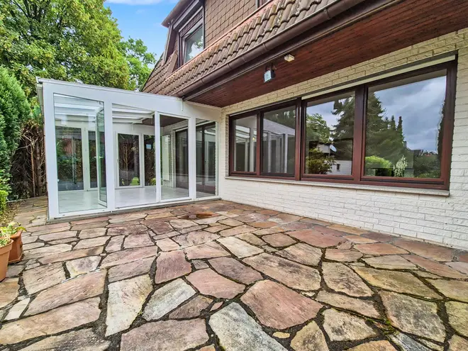 9 Zimmer Haus mit 274 m² in Hamburg – Bild 2