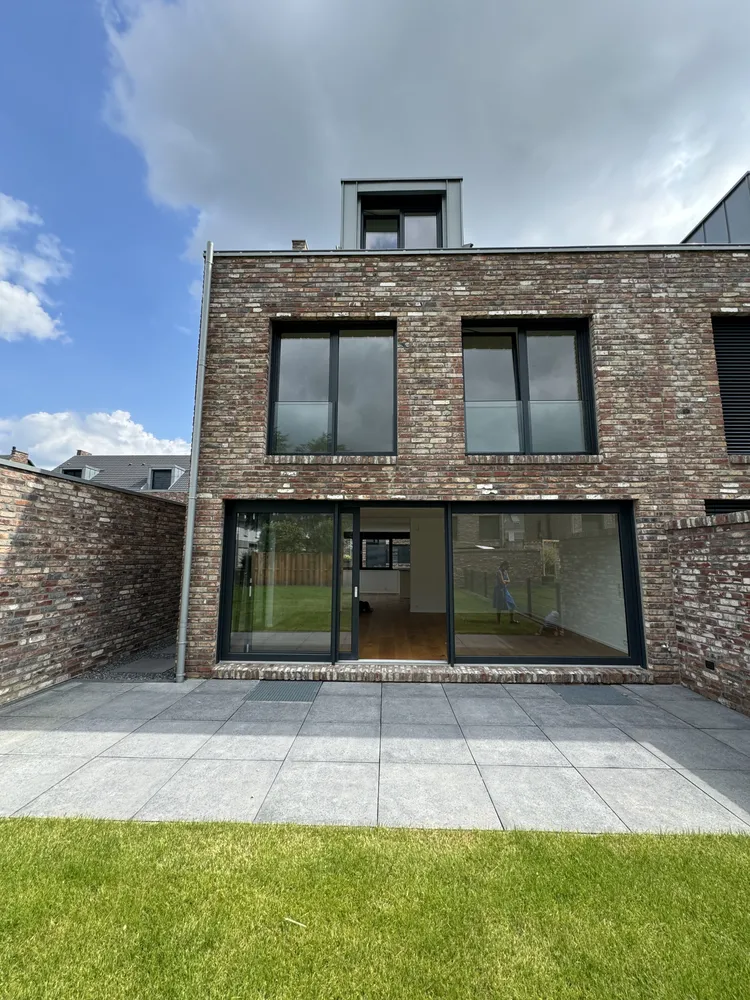 5 Zimmer Haus mit 180 m² in Düsseldorf – Bild 1