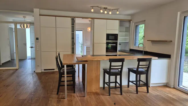 5 Zimmer Haus mit 230 m² in Erlangen – Bild 2