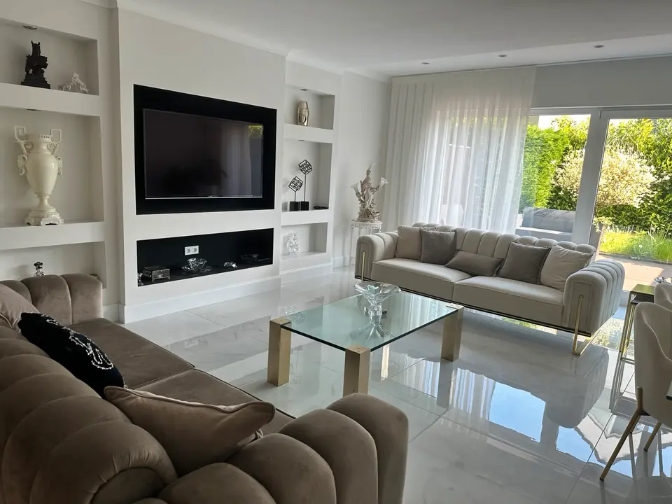 6 Zimmer Haus mit 166 m² in Düsseldorf – Bild 1