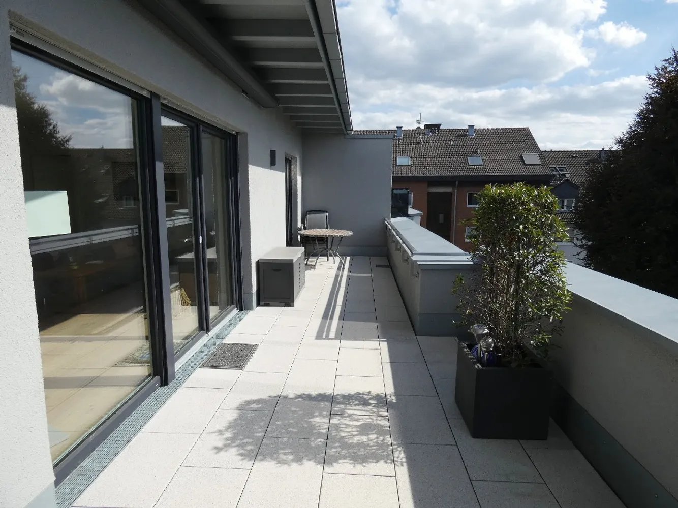 4 Zimmer Wohnung mit 114 m² in Leverkusen – Bild 1