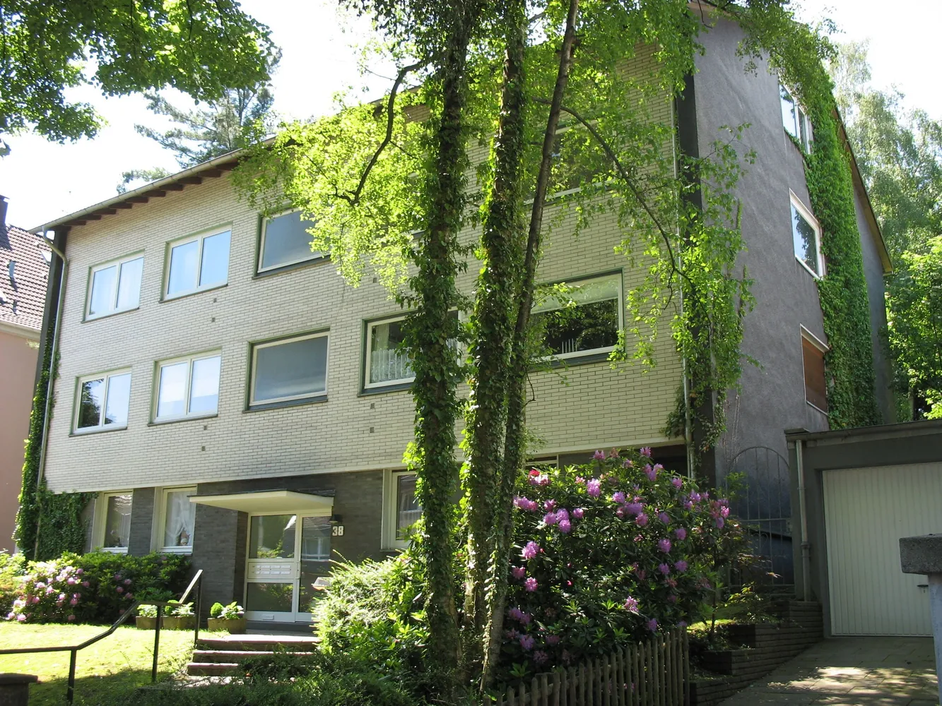 2 Zimmer Wohnung mit 84 m² in Essen – Bild 2