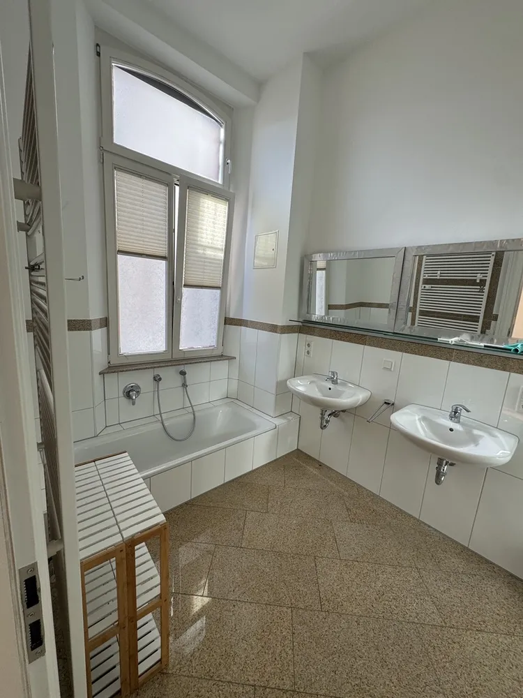 3 Zimmer Wohnung mit 100 m² in Wiesbaden – Bild 9