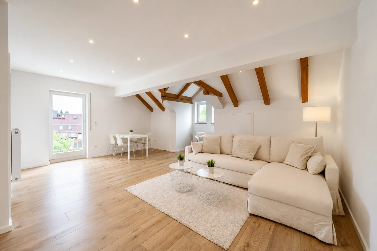 2 Zimmer Wohnung mit 67 m² in Dresden – Bild 1
