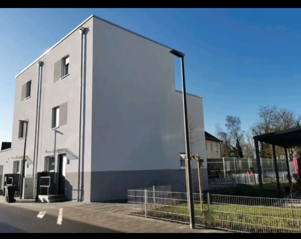 4 Zimmer Haus mit 136 m² in Erlangen – Bild 1