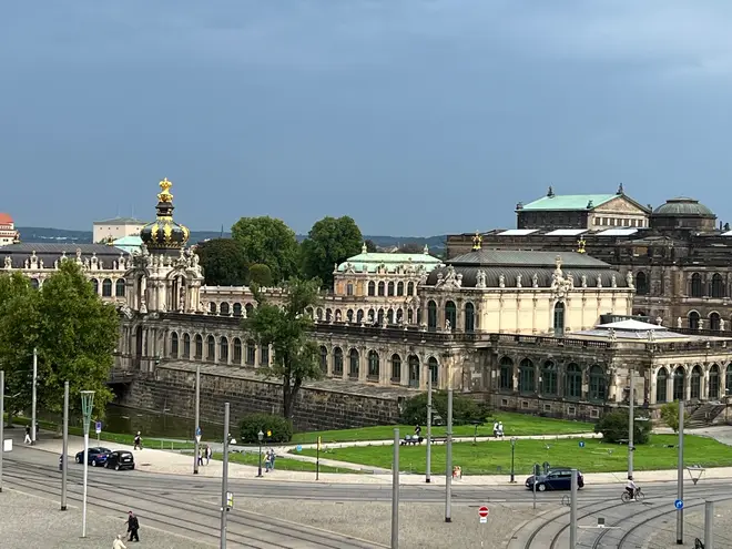3 Zimmer Wohnung mit 114 m² in Dresden – Bild 1