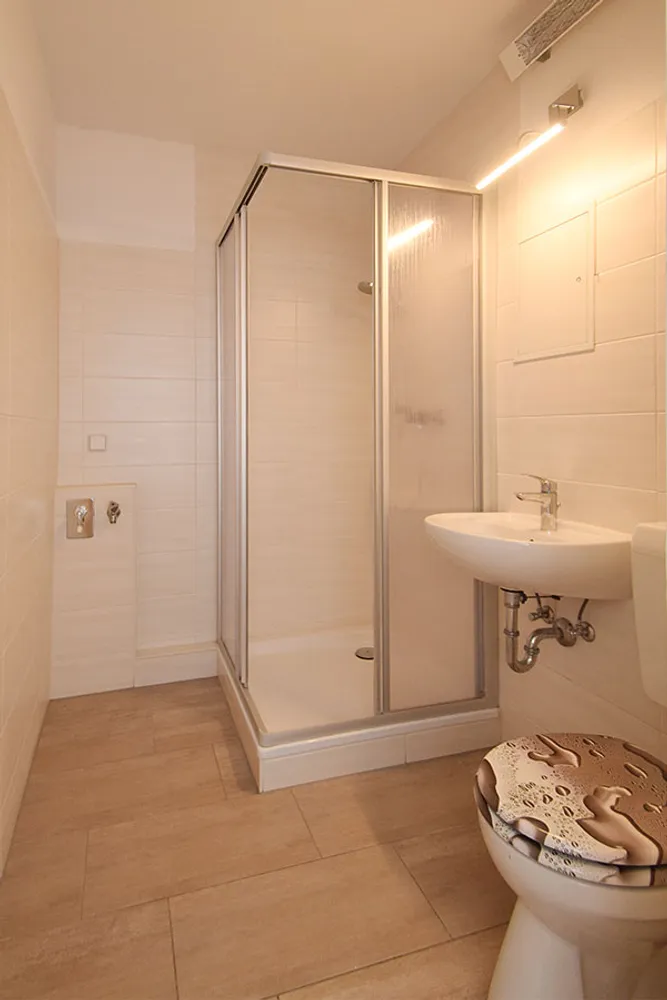 2 Zimmer Wohnung mit 49 m² in Halle (Saale) – Bild 2