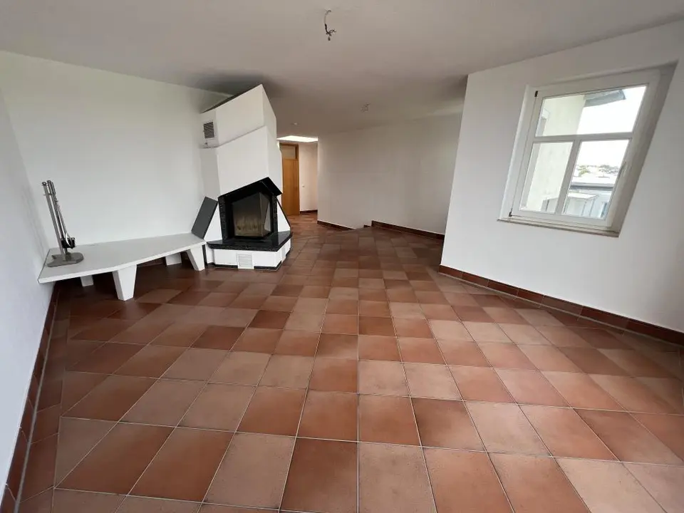 4 Zimmer Wohnung mit 135 m² in Gera – Bild 2