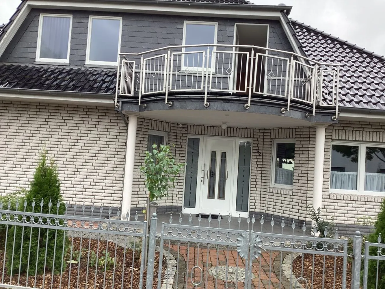 4 Zimmer Wohnung mit 118 m² in Celle – Bild 1