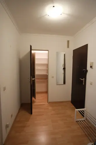 2 Zimmer Wohnung mit 55 m² in Köln – Bild 4