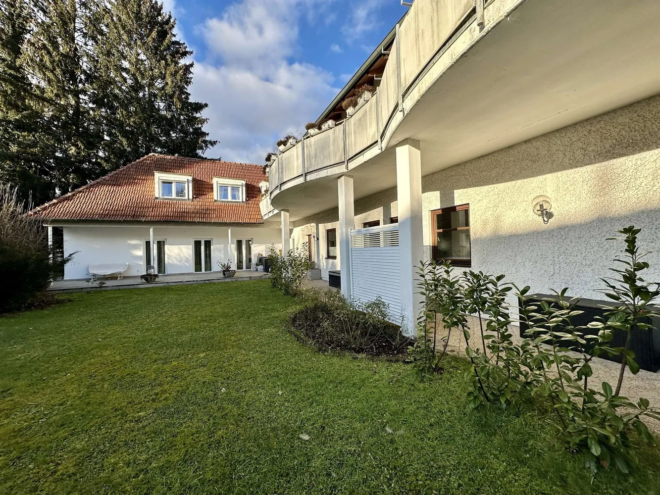 5 Zimmer Wohnung mit 180 m² in Augsburg – Bild 2