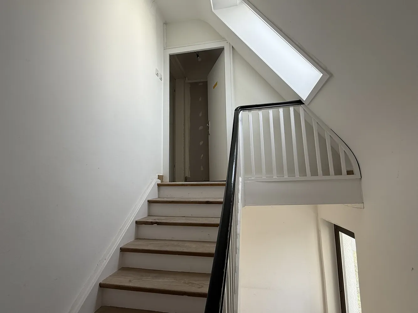 5 Zimmer Wohnung mit 97 m² in Homburg – Bild 2