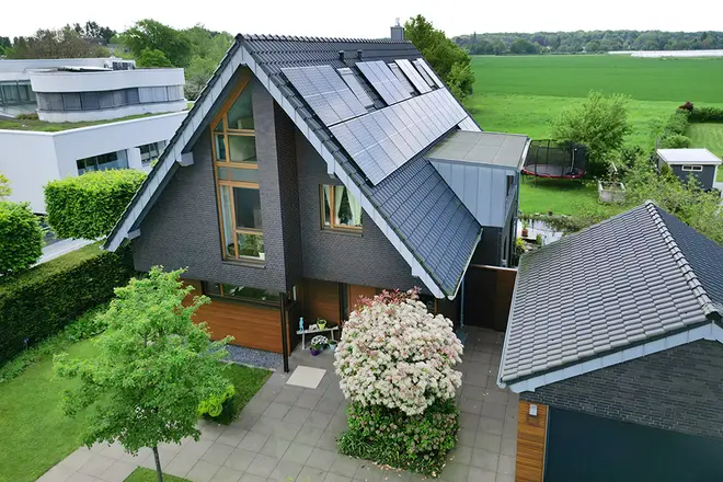 6 Zimmer Haus mit 224 m² in Krefeld – Bild 2